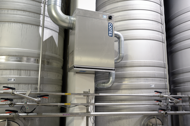 An adsorption dehumidifier contains hygroscopic silica gel that takes up air moisture