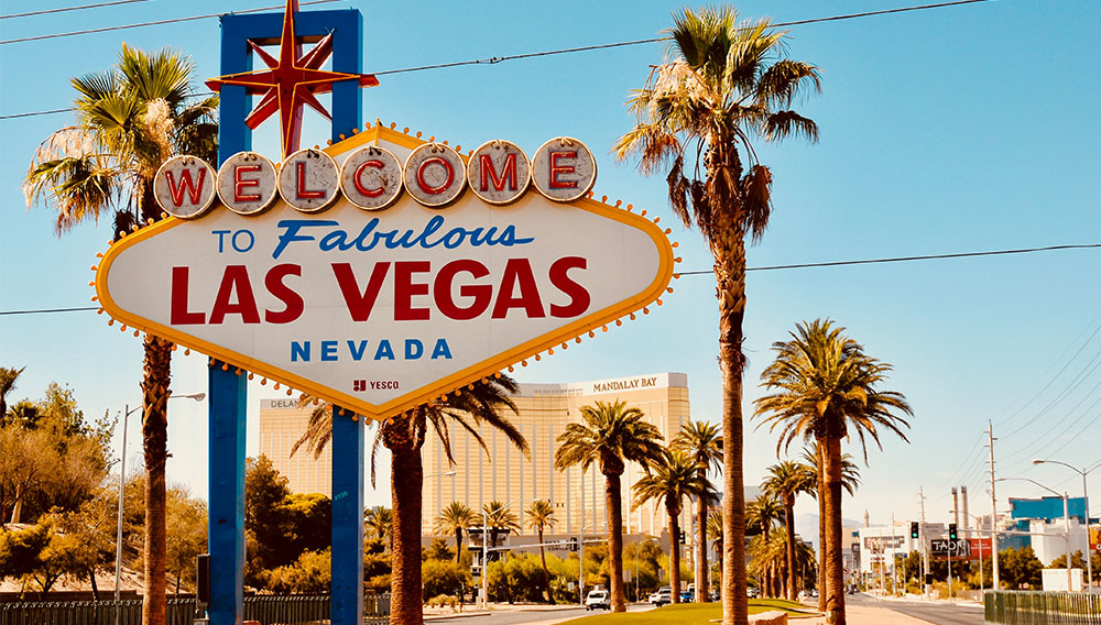 Las Vegas welcome sign (Photo by Grant Cai on Unsplash)
