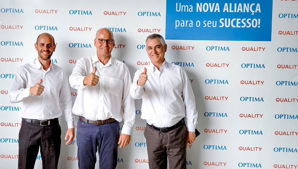 From left to right: Carlos Eduardo Praxedes (Sales Director, Quality Machines), Rolf Geissinger (Managing Director, Optima do Brasil) and Genivaldo Paixão Praxedes (Technical Director, Quality Machines) are pleased about the new alliance (Photo: Optima)