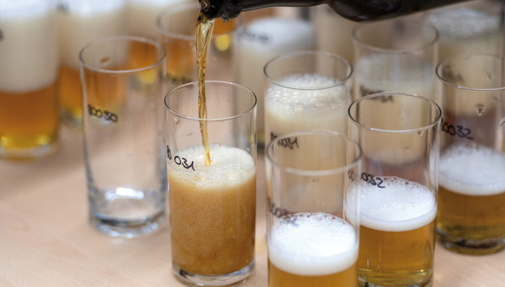 Sample beers at the European Beer Star 2021 (Photo: Private Brauereien)