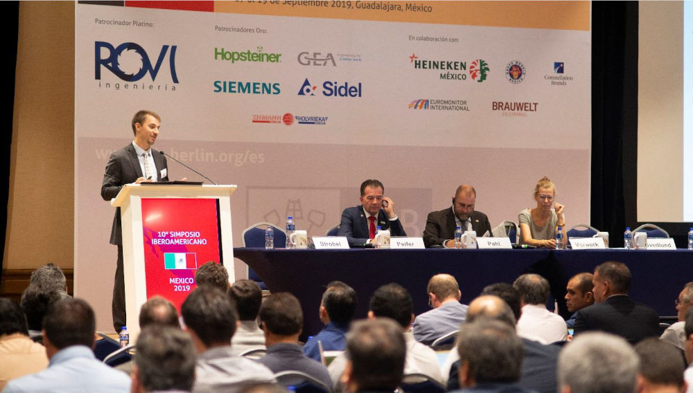 Speakers and audience at the last VLB Iberoamerican Symposium, Mexico, 2019 (Photo: VLB)