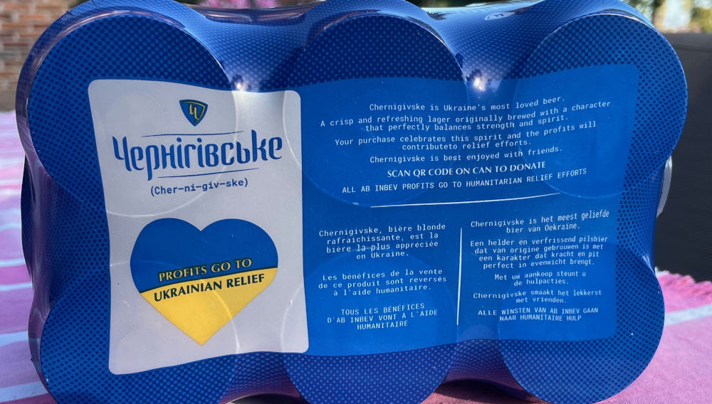Ukraine’s Chernigivske beer cans as sold by AB-InBev in 14 markets around the world, including Belgium (Photo: BRAUWELT)