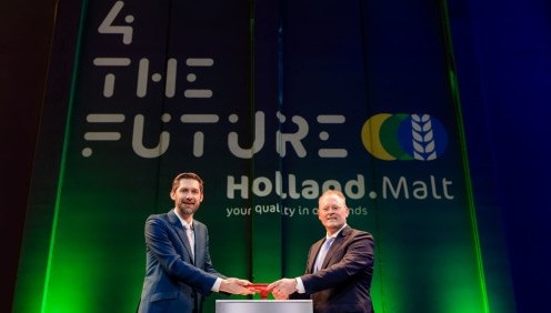 Johan Hamster, Groningen's Deputy of Climate & Energy, and Jos Jennissen, CEO of Holland Malt, opening the emission-free malthouse (Photo: Holland Malt)