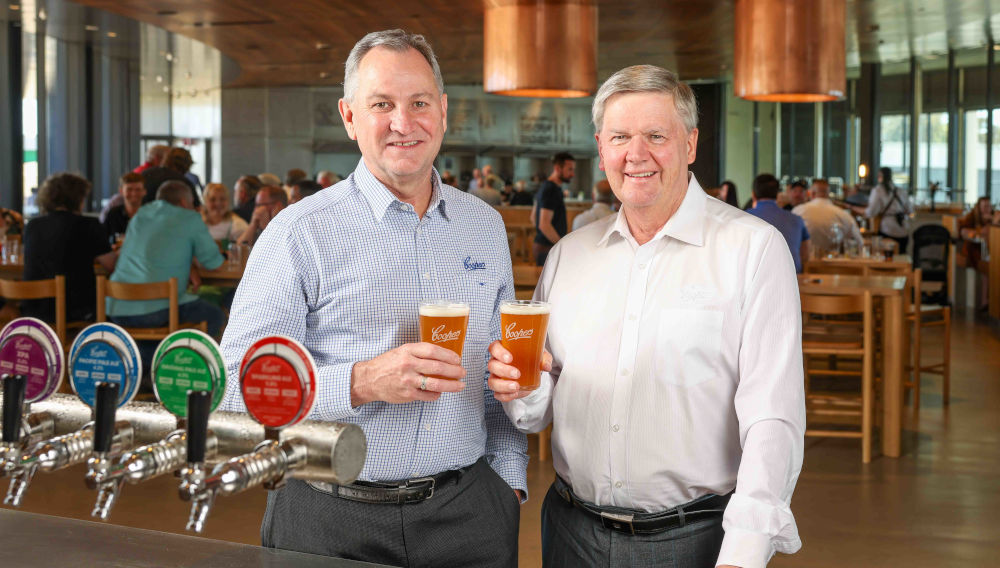 Mike Shearer, left and Dr Tim Cooper (Photo: curtesy of Coopers Brewery)