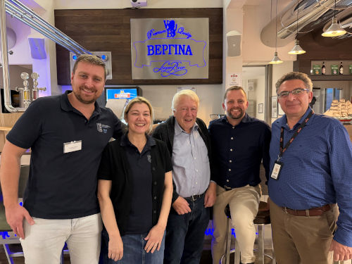 Dr. Juan Ignacio Eizaguirre, Prof. Dr.-Ing. Martina Gastl, Dr.-Ing. Klaus Litzenburger, Dr.-Ing. Hubertus Schneiderbanger (TUM Research Center Weihenstephan BLQ) and Dipl.-Ing. Christos Dimtsoudis (Macedonian Thrace Brewery) Dr. Juan Ignacio Eizaguirre, Prof. Dr.-Ing. Martina Gastl, Dr.-Ing. Klaus Litzenburger, Dr.-Ing. Hubertus Schneiderbanger (TUM Research Center Weihenstephan BLQ) and Dipl.-Ing. Christos Dimtsoudis (Macedonian Thrace Brewery)