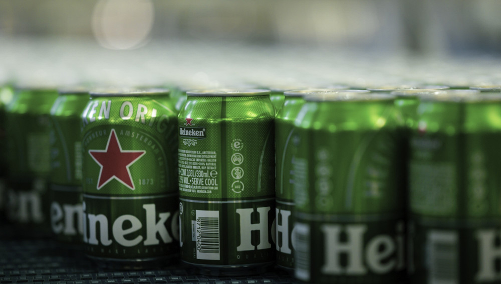 Heineken nominates outsider Oliveira as CEO