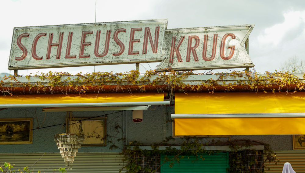 A bar in Berlin named Schleusenkrug (Photo: Ralf Knufer on Unsplash)