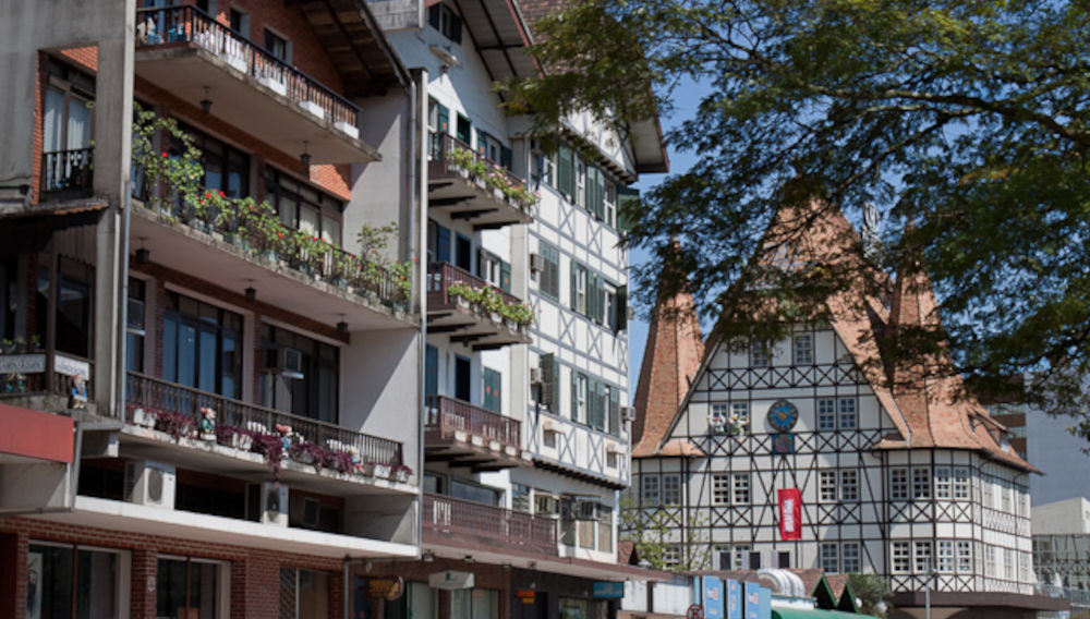 Houses of Blumenau (Photo: Diegocadorin on wikipedia.org)