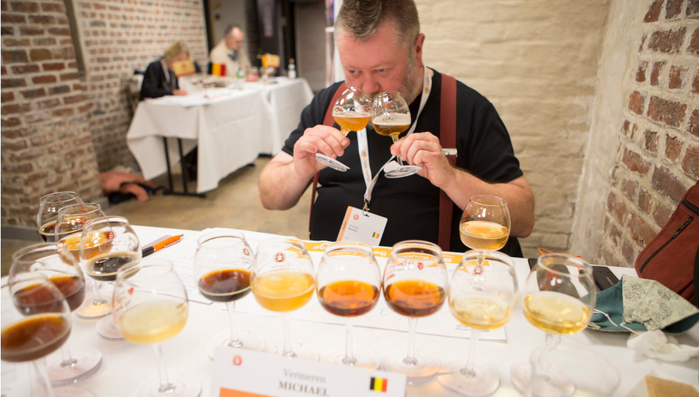 Each member of the panel had their own individual table (Photo: Bart van der Perre)