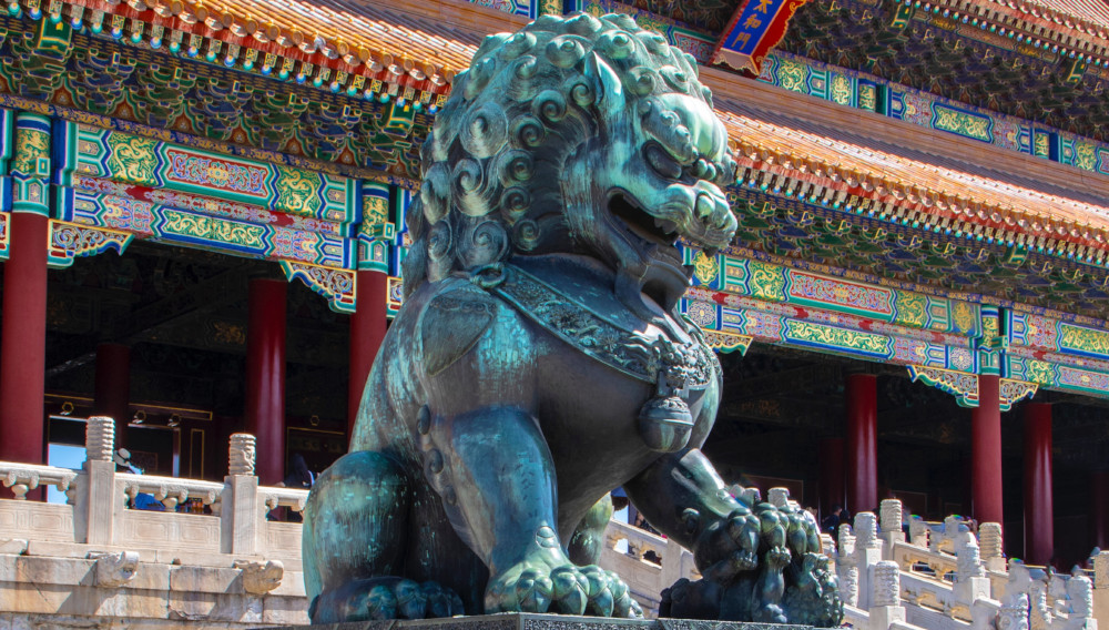 Chinese statue (Photo: Nick Fewings on Unsplash)