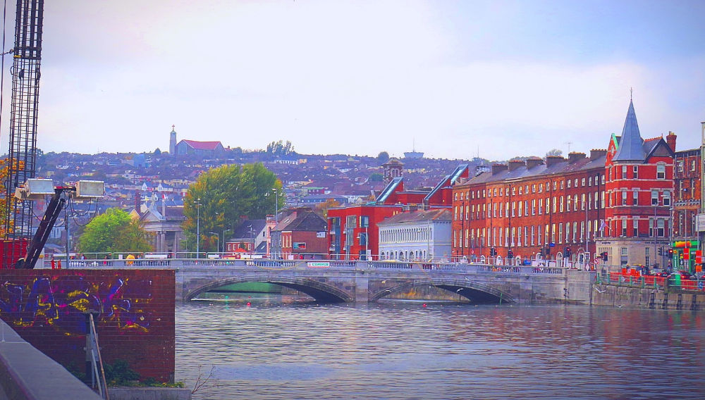 View of Cork in Ireland (Photo: MarcOliver_Artworks on Pixabay)