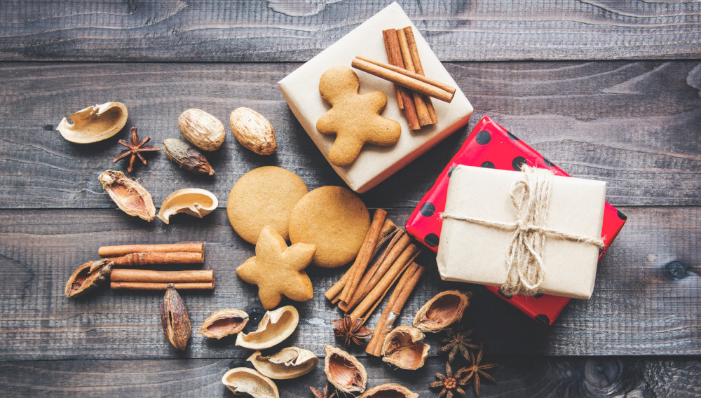 Gingerbread (Photo: miroslava on unsplash)