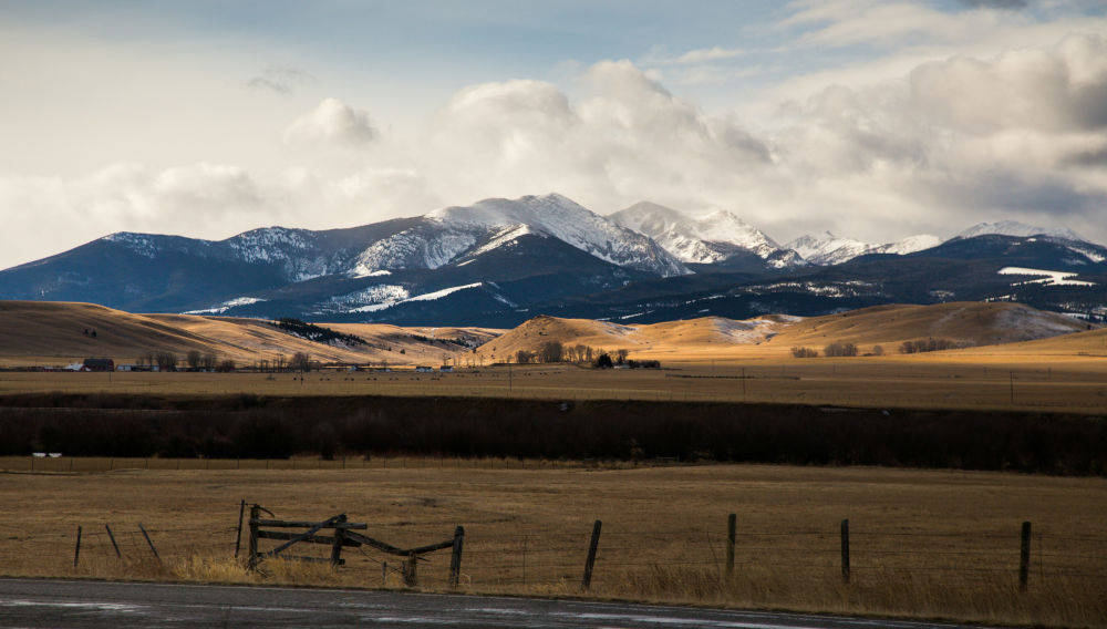 Landscape in Montana (photo by Matthew Lancaster on Unsplash)