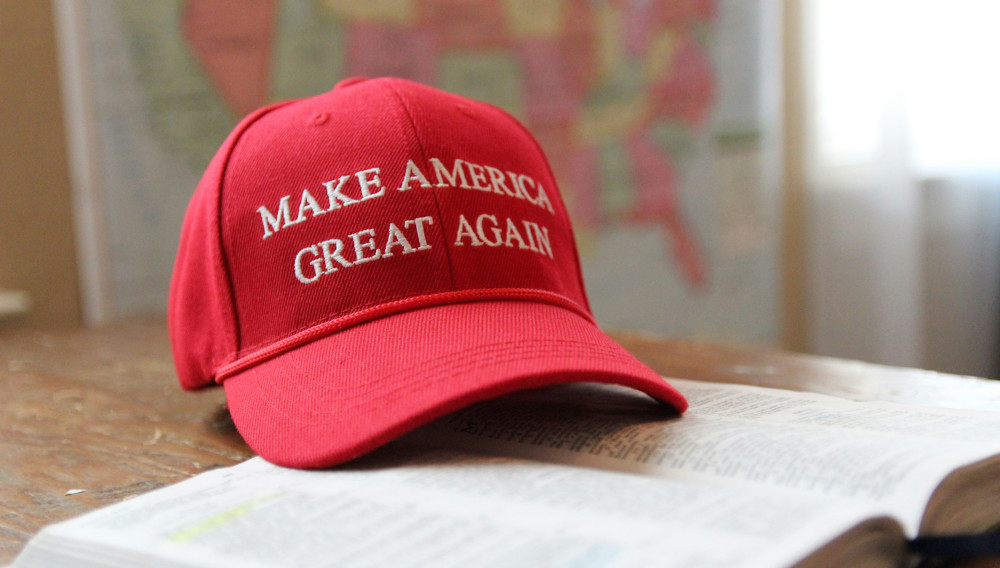 Red hat with Make America Great Again (Photo: Natilyn Hicks Photography on Unsplash)