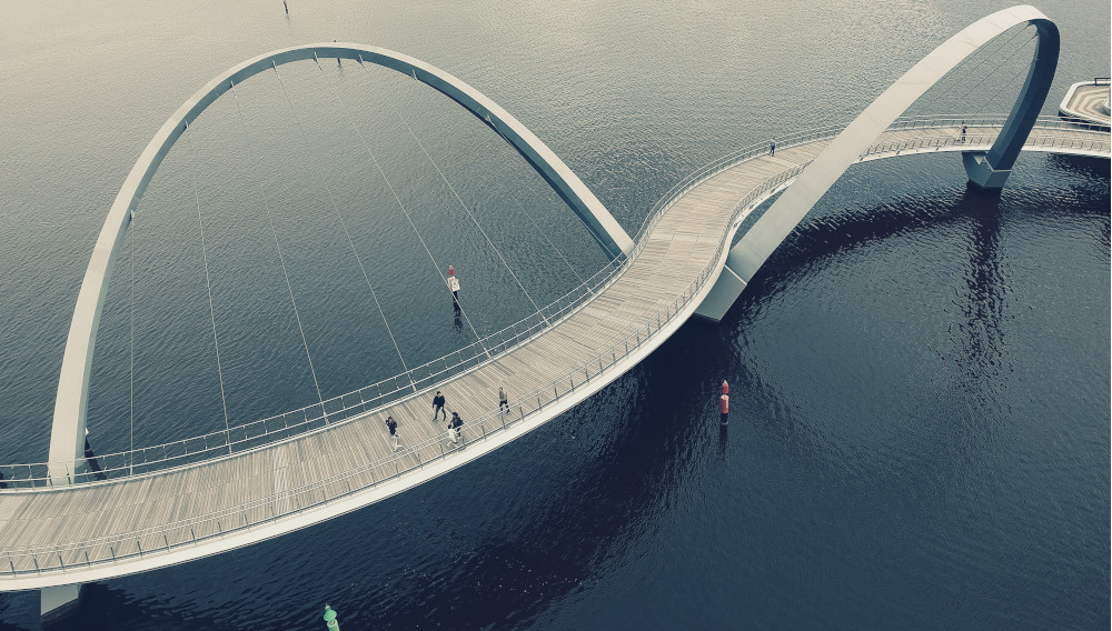 Bridge in Perth (Photo: M Fildza Fadzil on Unsplash)