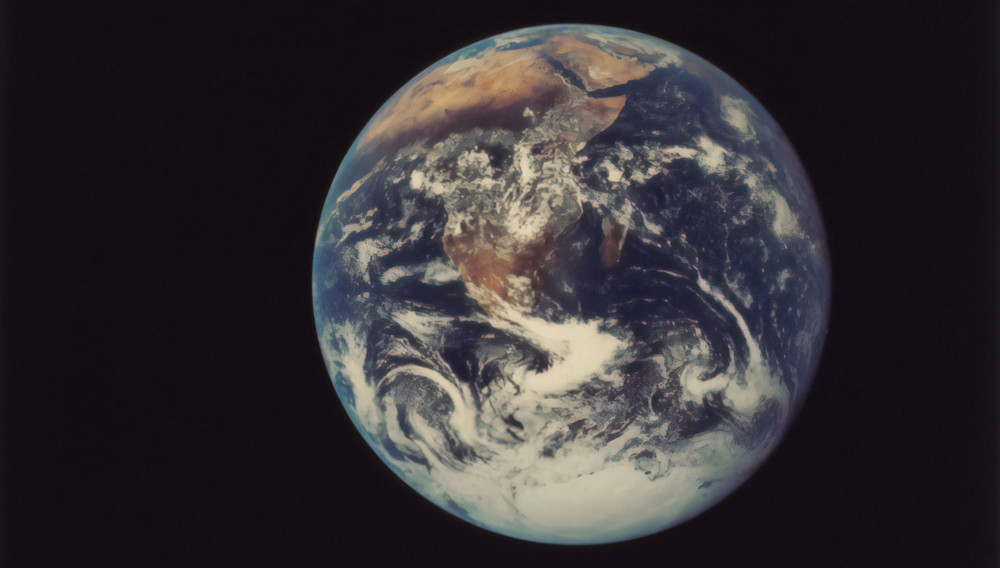 Planet Earth (Photo: New York Public Library, Unsplash)