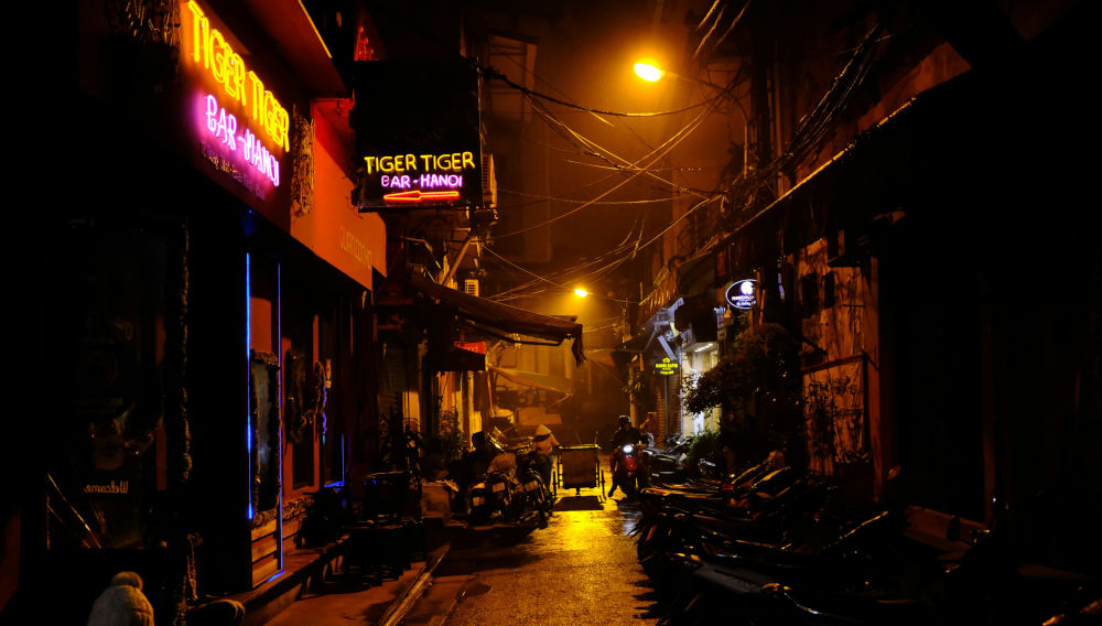 Outside view of Tiger Tiger Bar Hanoi (Photo: Kashish Grover on Unsplash)