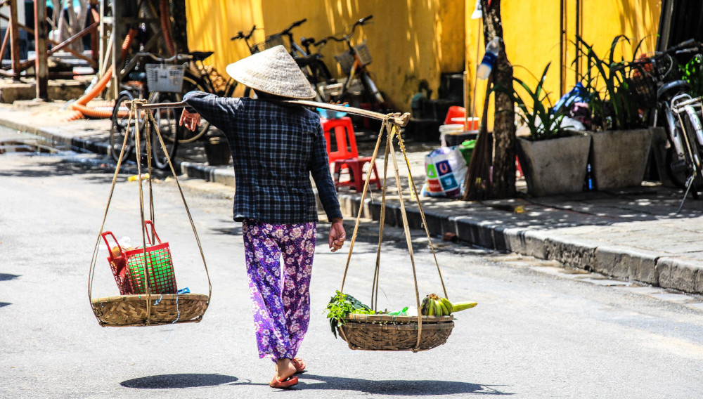 Street scene in Vietnam (Photo: Rene Deanda on Unsplash)