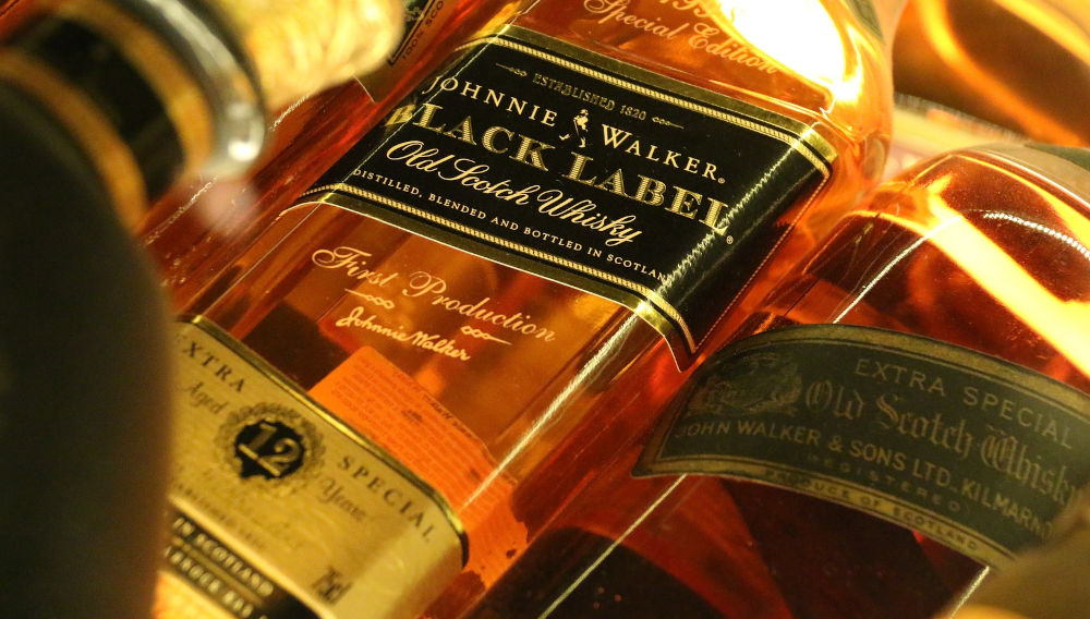 Johnnie Walker bottles (Image: 833211 on pixabay)