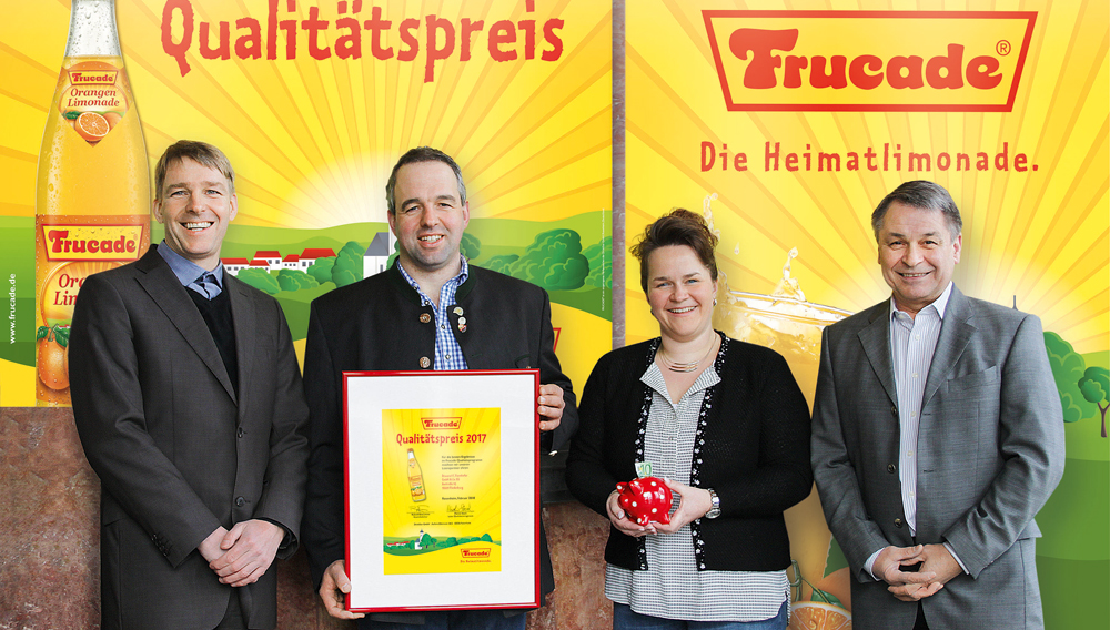 v.li.: Michael Ries, Friedrich Riemhofer mit Ehefrau Michaela und Olaf Grimm, Frucade Produktberater – DrinkStar (Foto: DrinkStar)