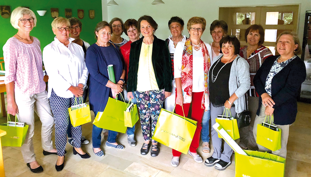 Zufriedene Hopfenbotschafterinnen nach dem Seminar bei Barth in Mainburg