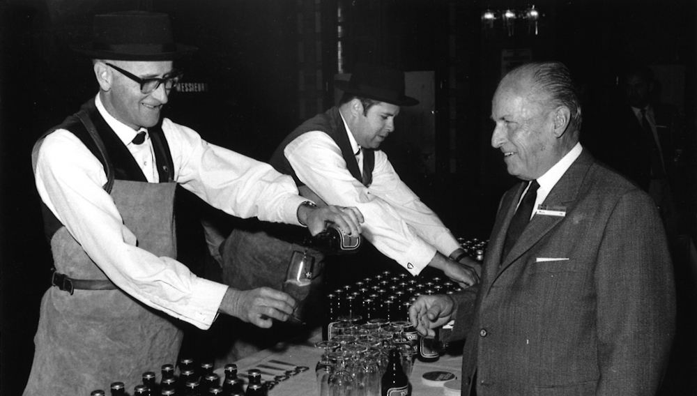 EBC Kongress in Interlaken 1969: An der Bierbar während des Kongresses