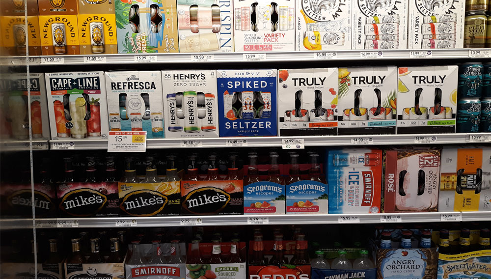 A supermarket shelf in South Carolina in October 2019: FMBs next to craft beer, imported beer, domestic beer, light beer and AB-InBev’s Natural Light Hard Seltzer (Photo: A. Paul)
