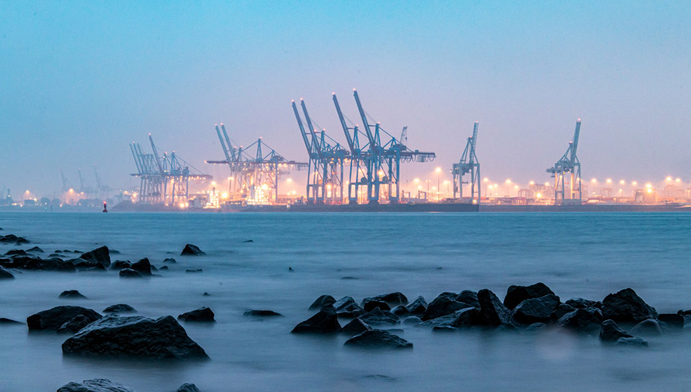 Blick auf Hamburger Hafen (Foto: Karsten Bergmann auf Pixabay)