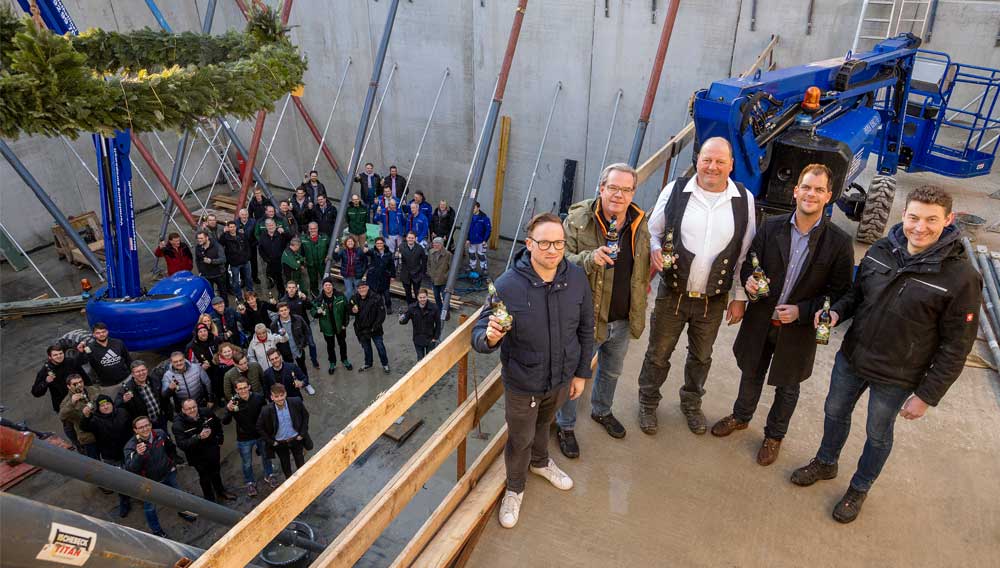 Die Westerwald-Brauerei konnte Mitte Februar 2020 gemeinsam mit Mitarbeitern und den am Bau beteiligten Handwerkern Richtfest für das neue Sudhaus feiern