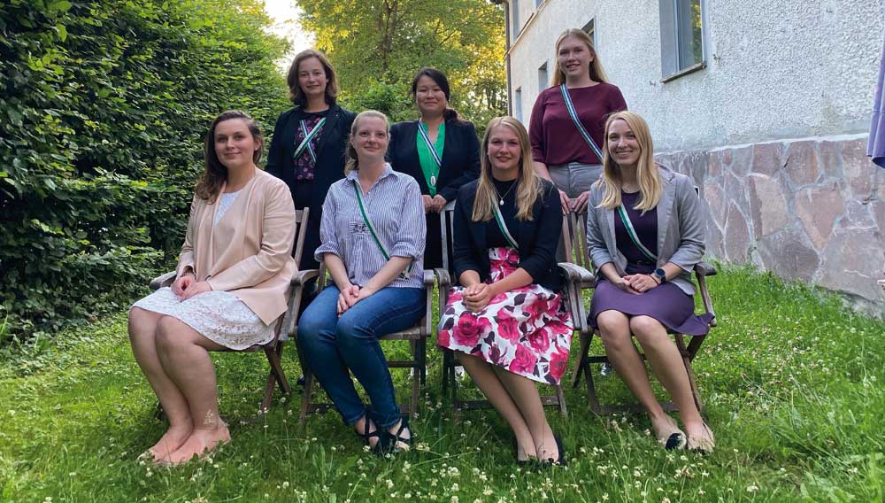 Die Damen der Akademischen Damenverbindung Destina Magna zu Weihenstephan-Freising