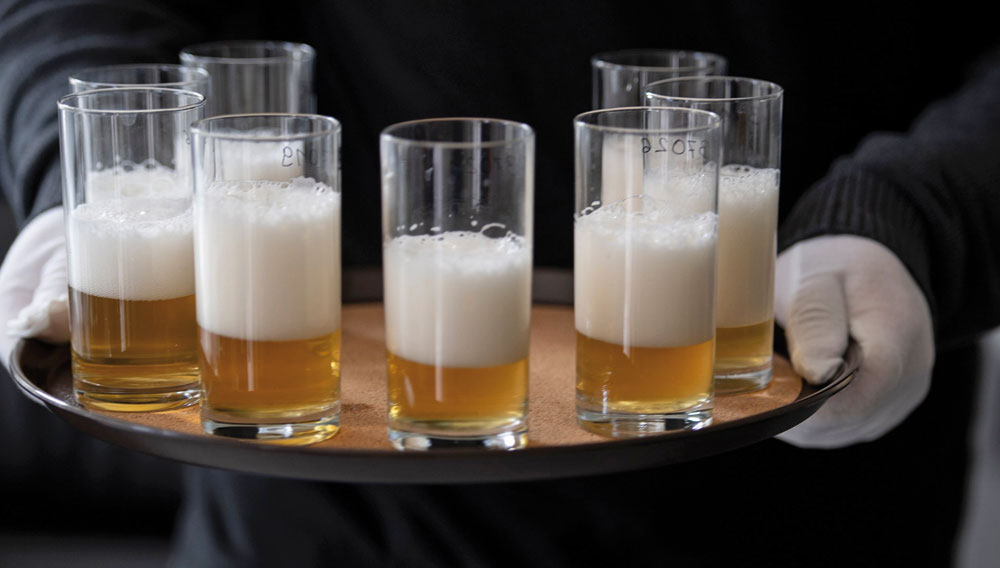 Gläser mit Bier auf Tablett zur Verkostung (Foto: European Beer Star/Private Brauereien Bayern)