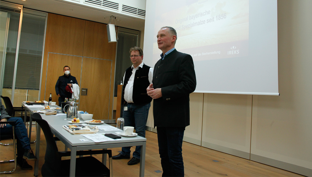 Oliver Flake (re.) und Kay-Tassilo Pauli bei den Berchinger Rohstofftagen 2021