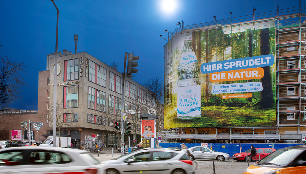 Großplakat zum Weltwassertag 2022 in Berlin