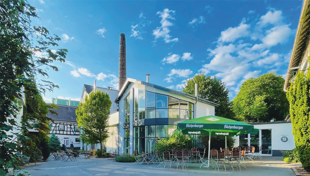 Außenansicht der Westerwald-Brauerei in Hachenburg