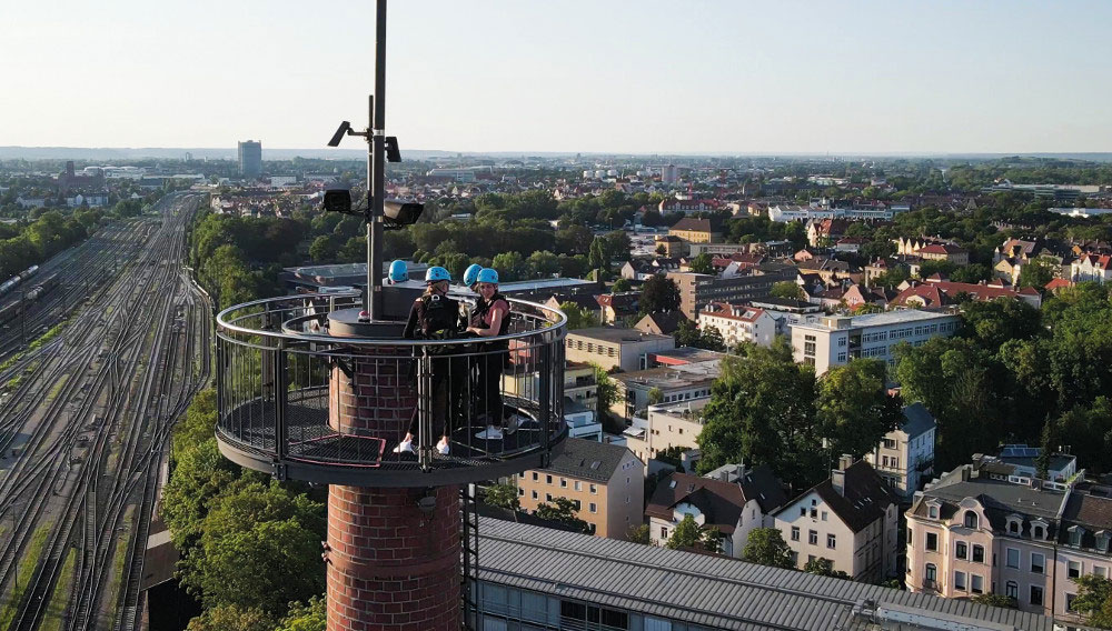 Blick vom historischen Brauereischornstein auf Augsburg (Foto: ThorstenFranzisi)