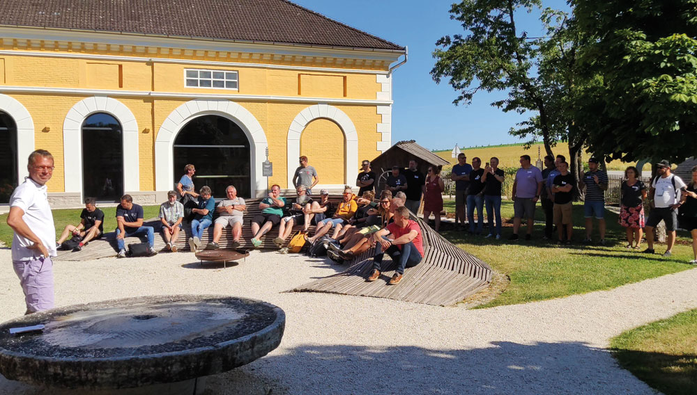Die Teilnehmer des Braumeistercamp bei der Begrüßung am Stiegl-Gut Wildshut