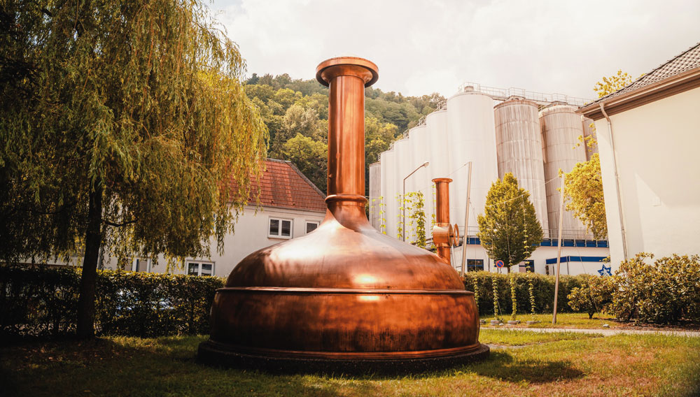 Blick auf den Innenhof der Karlsberg-Brauerei in Homburg