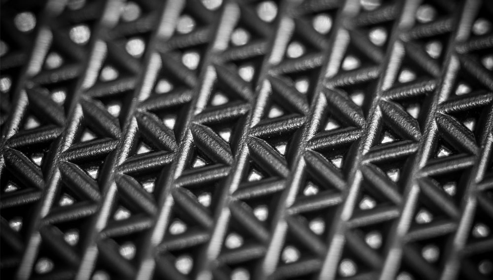 Struktur eines metallenen Filters (Foto: Alexander Stein auf Pixabay)
