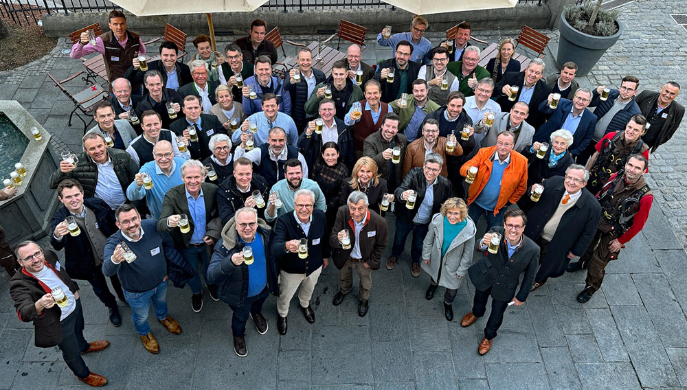 Gruppenfoto der Freien Brauer bei der Gesellschafterversammlung im März 2023