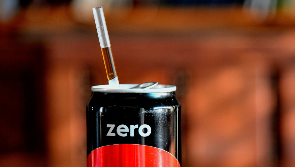 Eine Getränkedose mit der Aufschrift Zero (Foto: Shraga Kopstein auf Unsplash)