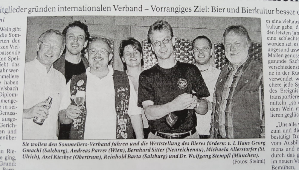 Schwarz-weiß-Bild eines Zeitungsartikels anlässlich der Gründung des Verbands der Diplom Biersommeliers im Juni 2005