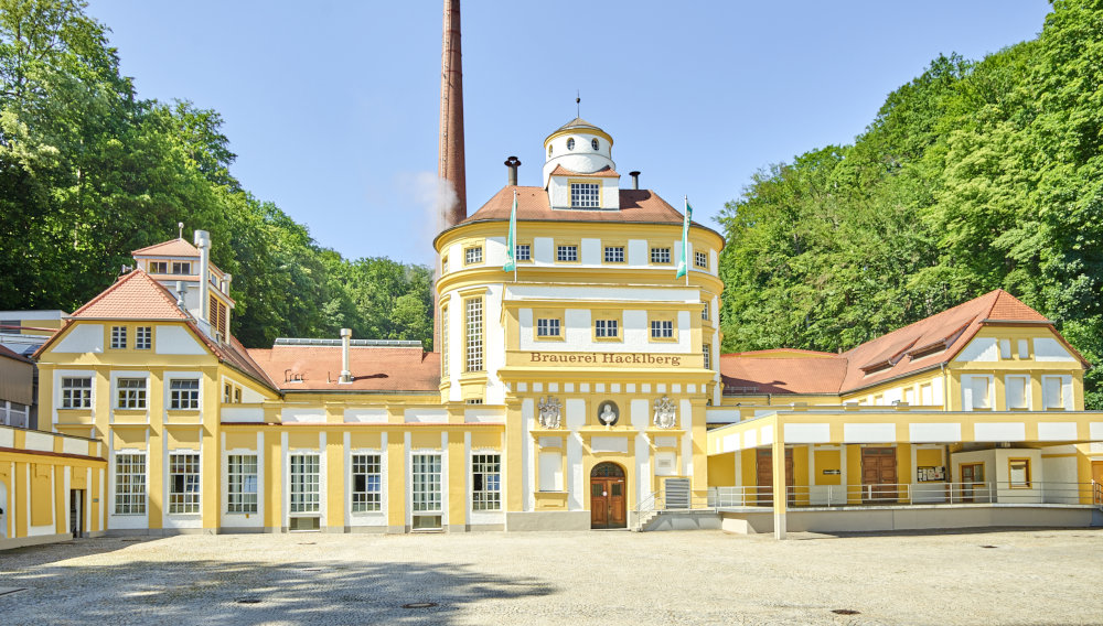Neuer Kieselgur-Kerzenfilter bei der Brauerei Hacklberg