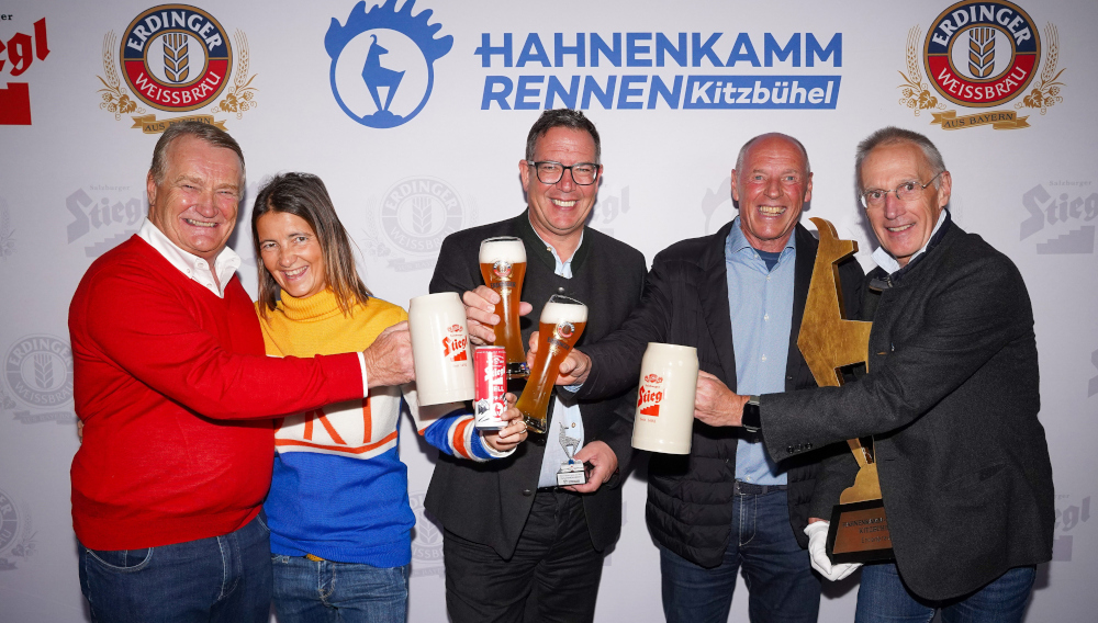 v.l.: Dr. Heinrich Dieter Kiener und Alessandra Kiener (beide Eigentümer Stiegl Privatbrauerei), Wolfgang Kuffner (Geschäftsführer Marketing und Vertrieb Erdinger Weißbräu), Harti Weirather (Gründer WWP) und Michael Huber (Präsident Kitzbüheler Skiclub) (Foto: Roland Hoelzl)